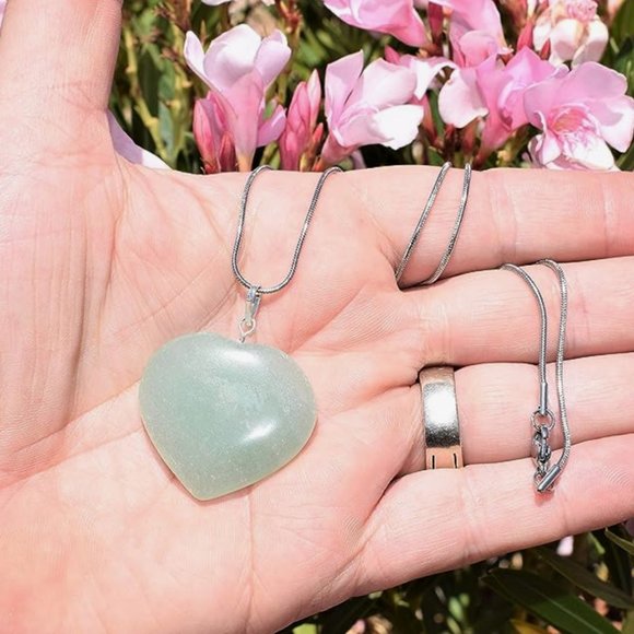 Premium Green Aventurine Heart Necklace & Silver Chain - Picture 3 of 9